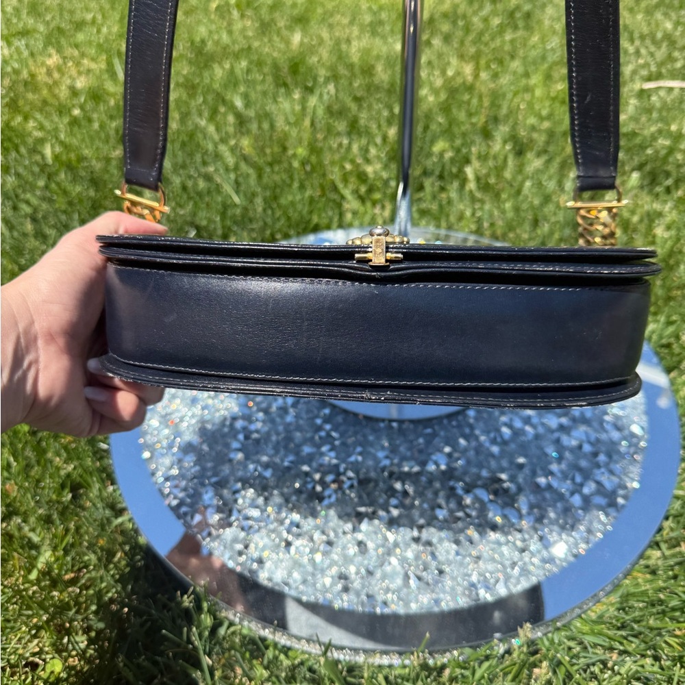 Gucci Navy Leather Crossbody Saddle Bag with Gold Hardware - Picture 4 of 10